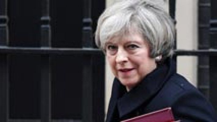 Los Comunes autorizan a Theresa May a solicitar el Brexit