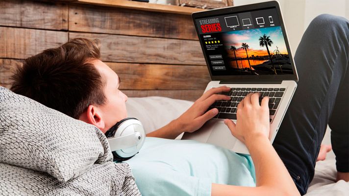 Telediario 1 - El vídeo online y las cápsulas de café entran en el IPC, salen el brandy y los DVD grabables