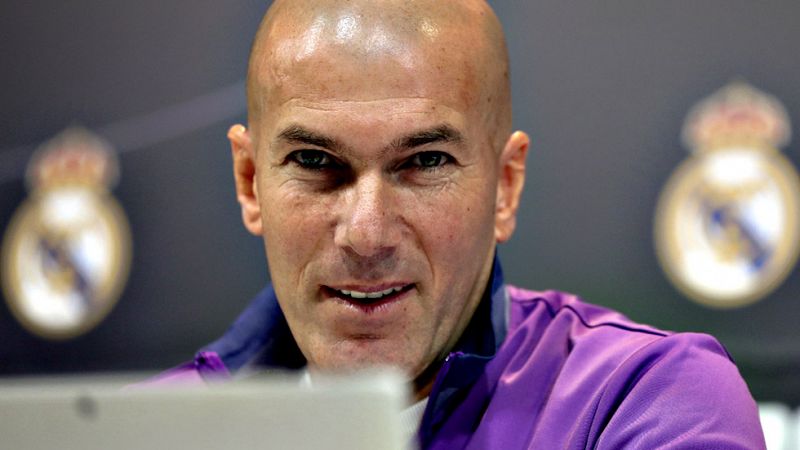 Zinedine Zidane, técnico del Real Madrid, avisó del peligro que tiene el encuentro en El Sadar ante Osasuna, "una visita incómoda", recordando que es un estadio "donde siempre han complicado" al conjunto madridista.