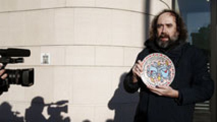 Telediario 1 - Jucio de Kukuxumusu contra su fundador Mikel Urmeneta por el uso de sus reconocidos personajes