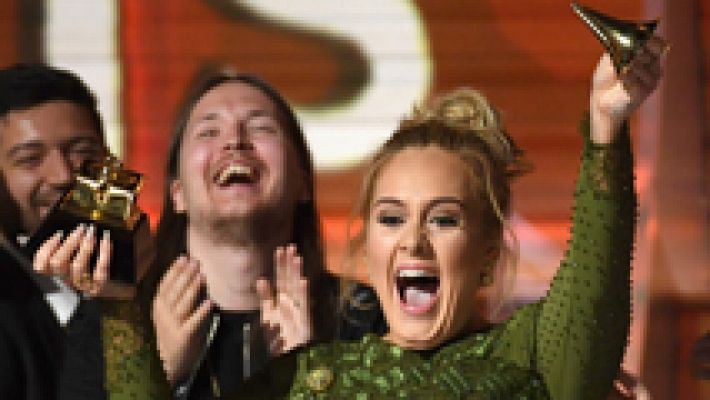  - Adele hace pleno en los Grammy con cinco galardones