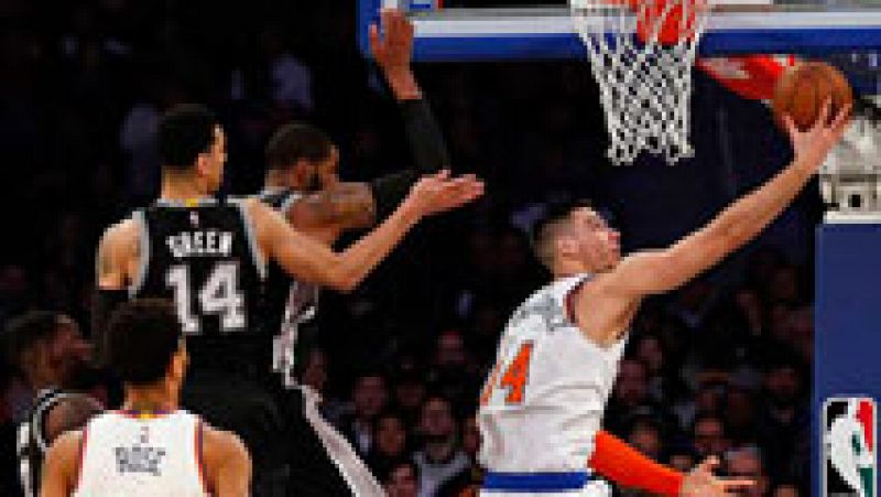 Willy Hernángomez brilla como titular en los Knicks