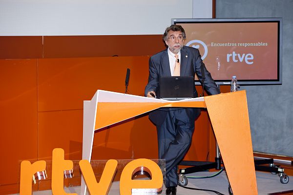  - Dr. Antonio Escribano