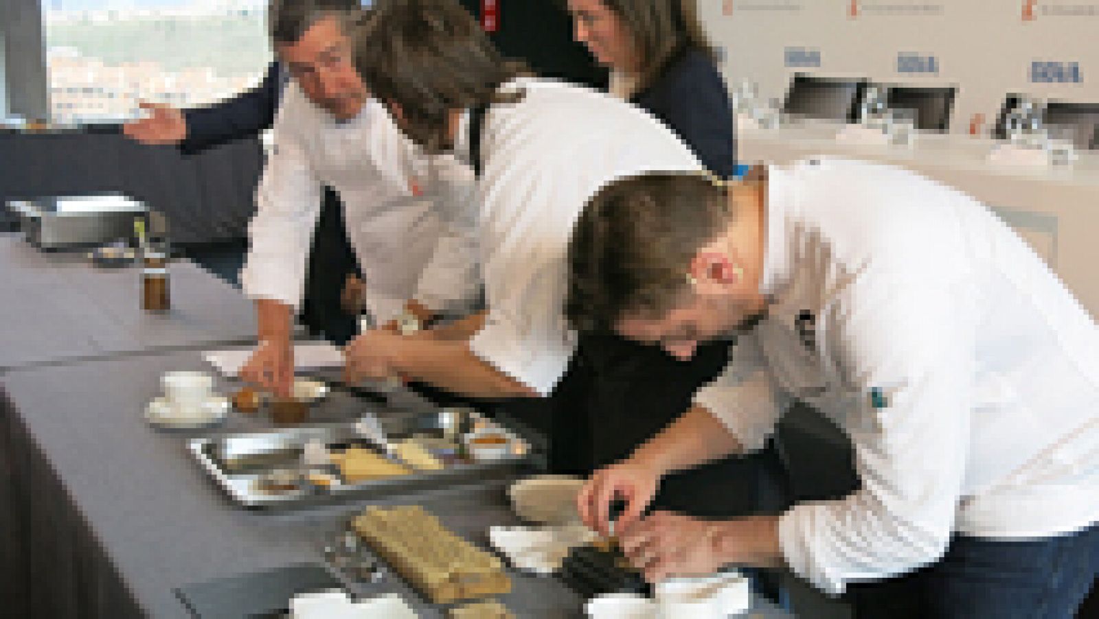 Telediario 1: Veintiún estudiantes de cocina recibirán una beca para seguir formándose en el Celler de Can Roca | RTVE Play