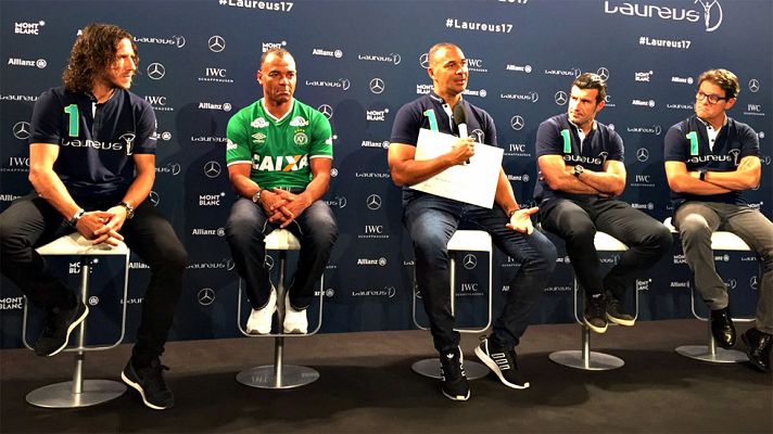 Figo y Puyol analizan el regreso de la Champions en los Laureus