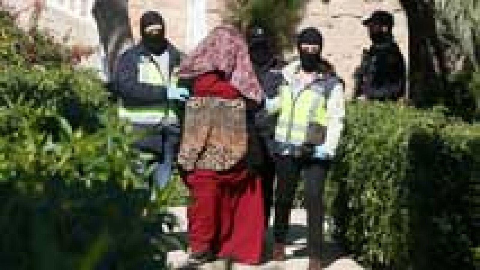 Telediario 1: Detenidos en Vitoria y Alicante dos presuntos yihadistas por colaborar con Dáesh | RTVE Play