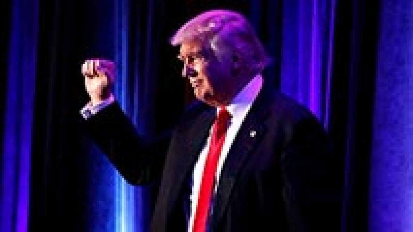Telediario 1: Trump carga contra las agencias de inteligencia mientras capea la polémica por la dimisión de su asesor de seguridad | RTVE Play