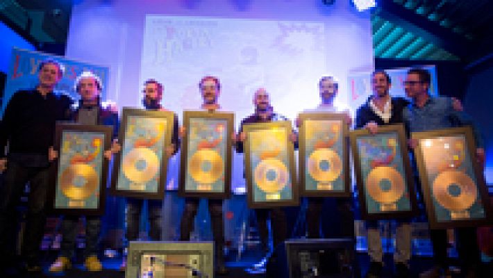 Love of Lesbian consigue el disco de oro al vender más de 20 mil copias de su último trabajo, "El poeta Halley"