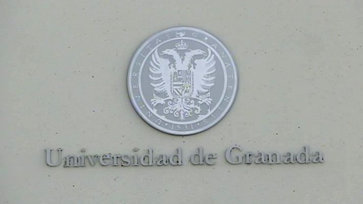 Telediario 1 - Siete años de inhabilitación a un profesor por prevaricar al aprobar a una alumna que no hizo al examen