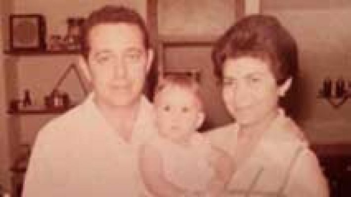 Telediario 1 - Desde hace 5 años, busca a su familia natural en Madrid