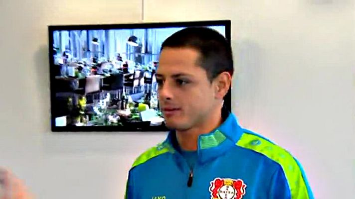 Telediario 1 - 'Chicharito' Hernández: "Oblak le da un plus al Atlético de Madrid"