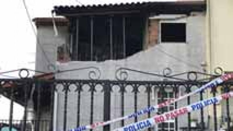 La Policía baraja la hipótesis de un episodio de violencia machista en la explosión y posterior incendio en una vivienda en Chapela (Redondela, Pontevedra) en el que han fallecido una mujer y el hombre que fuera su pareja, con el que tenía un hijo en