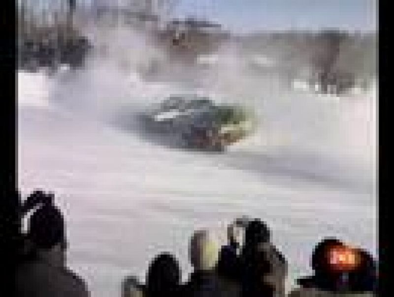 En la localidad rusa de Orenburg, una competición de rally sobre hielo se cobró la vida de un espectador y dejó a otras nueve personas heridas cuando un vehículo saltó por encima de la pista sobre el público 