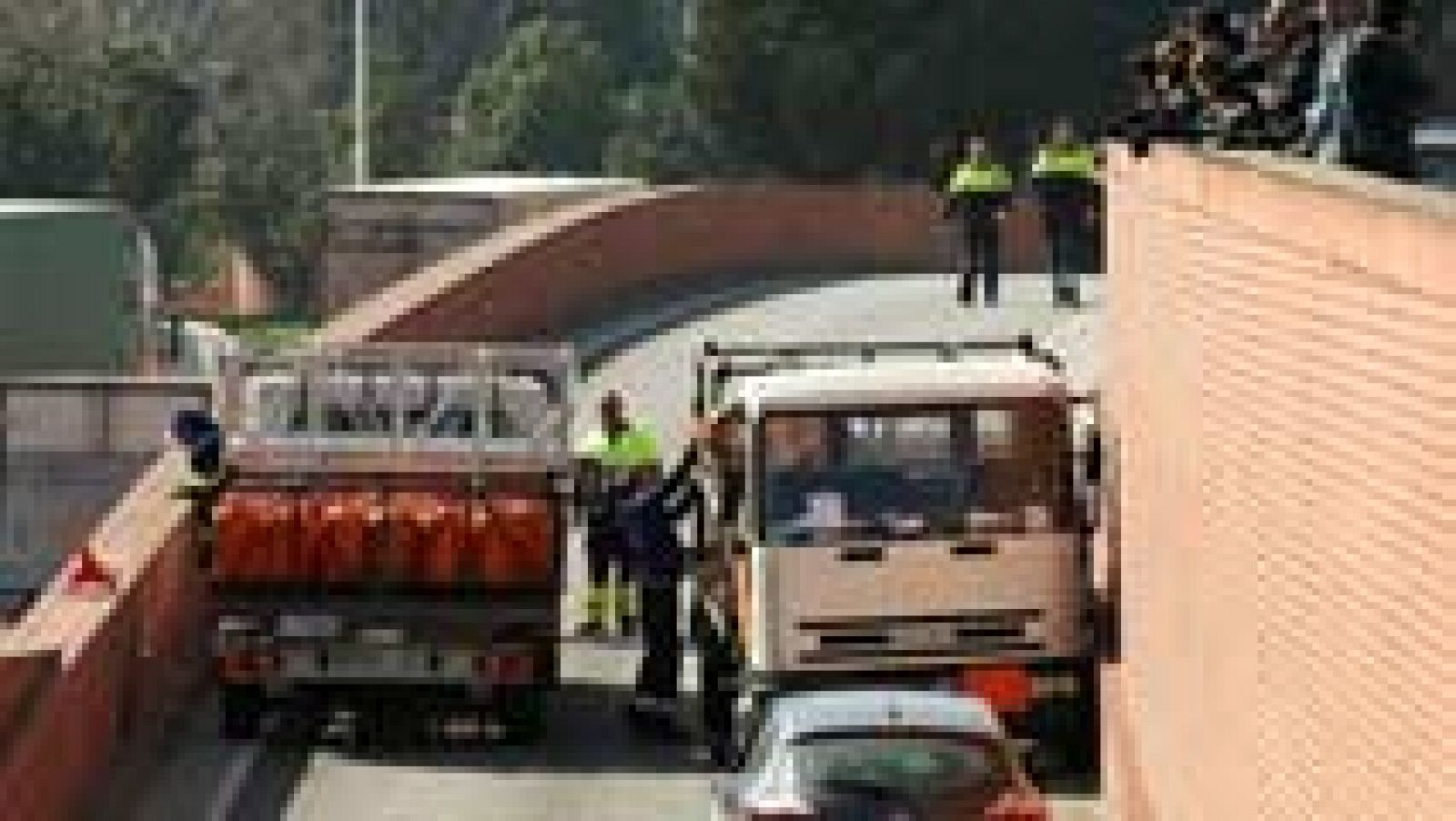 Detenido a tiros el conductor de un camión de butano robado que circulaba en dirección contraria en Barcelona