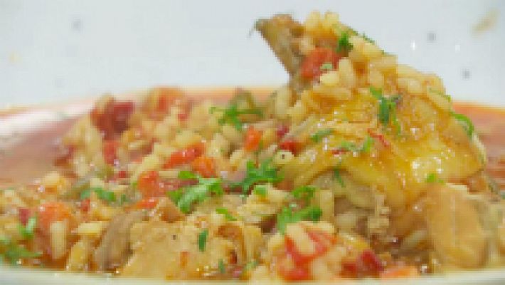 Arroz caldoso con pollo al chilindrón 