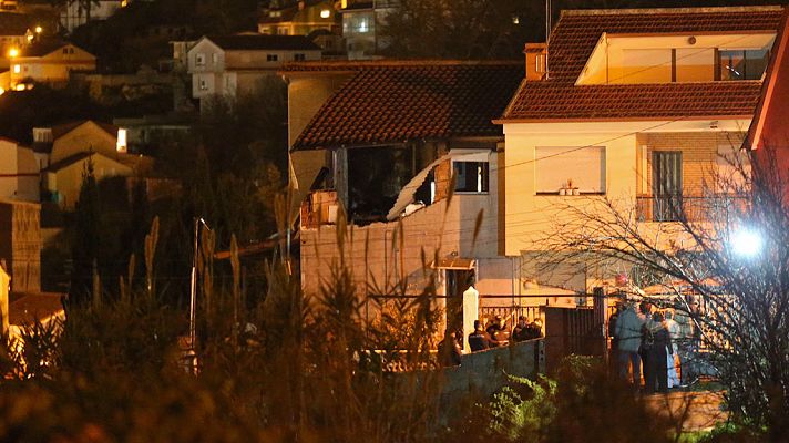 Telediario 1 - Una mujer y su expareja mueren tras la explosión provocada por el hombre en una casa de Redondela
