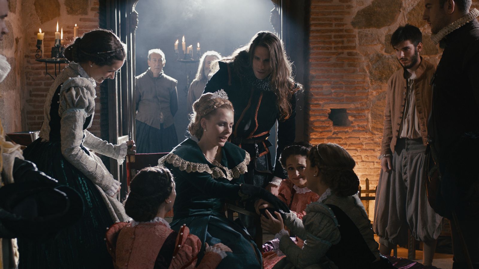 Reinas - Episodio 5: La abdicación - Ver ahora