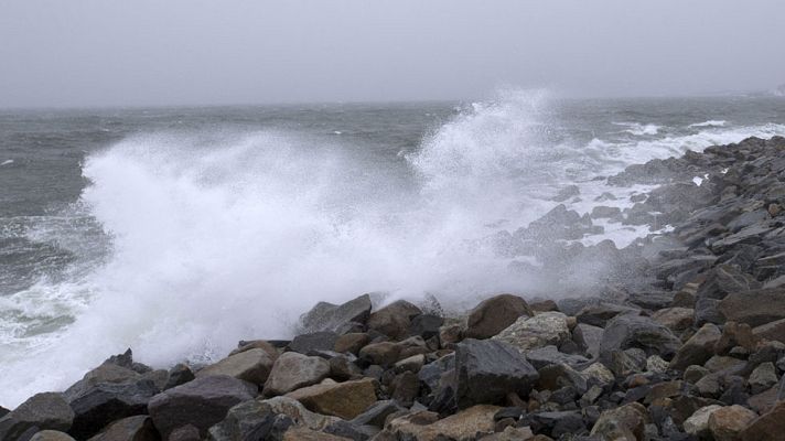 El tiempo - Vientos fuertes en Girona y Menorca y lluvia de barro en el sureste