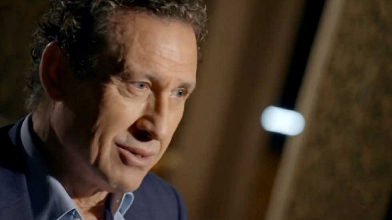 Ochéntame otra vez - Arden las gradas - ver ahora