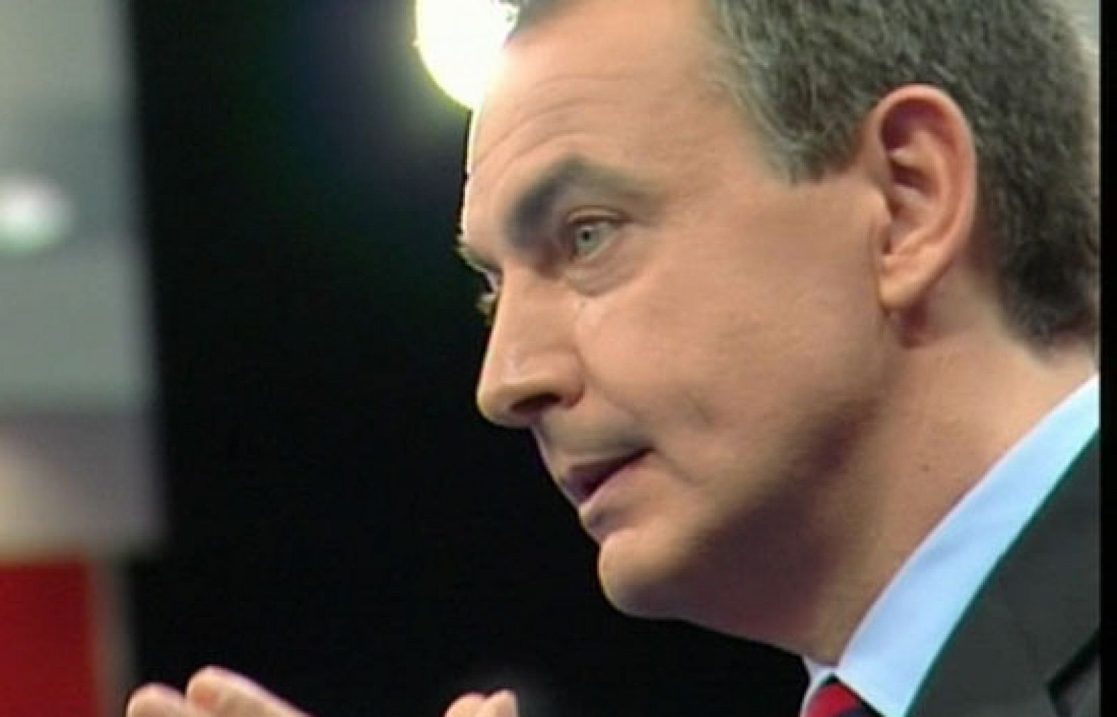 Enrique Vicent Soler, administrativo de Mijas (Málaga) hace referencia a los asesores del Presidente que no fueron capaces de prever la crisis.