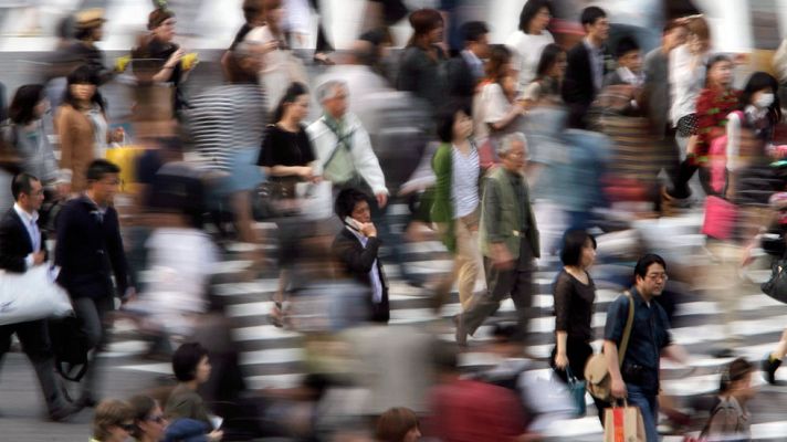 Campaña del Gobierno nipón para que los japoneses salgan antes de trabajar el último viernes de cada mes