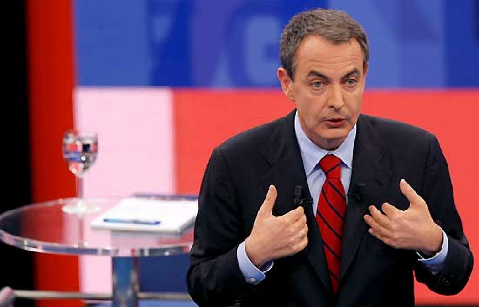Los ciudadanos bombardean a Zapatero con preguntas sobre el paro y la crisis