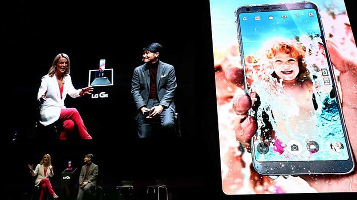 Telediario 1 - Últimos preparativos para el Mobile World Congress a un día que empiece la feria