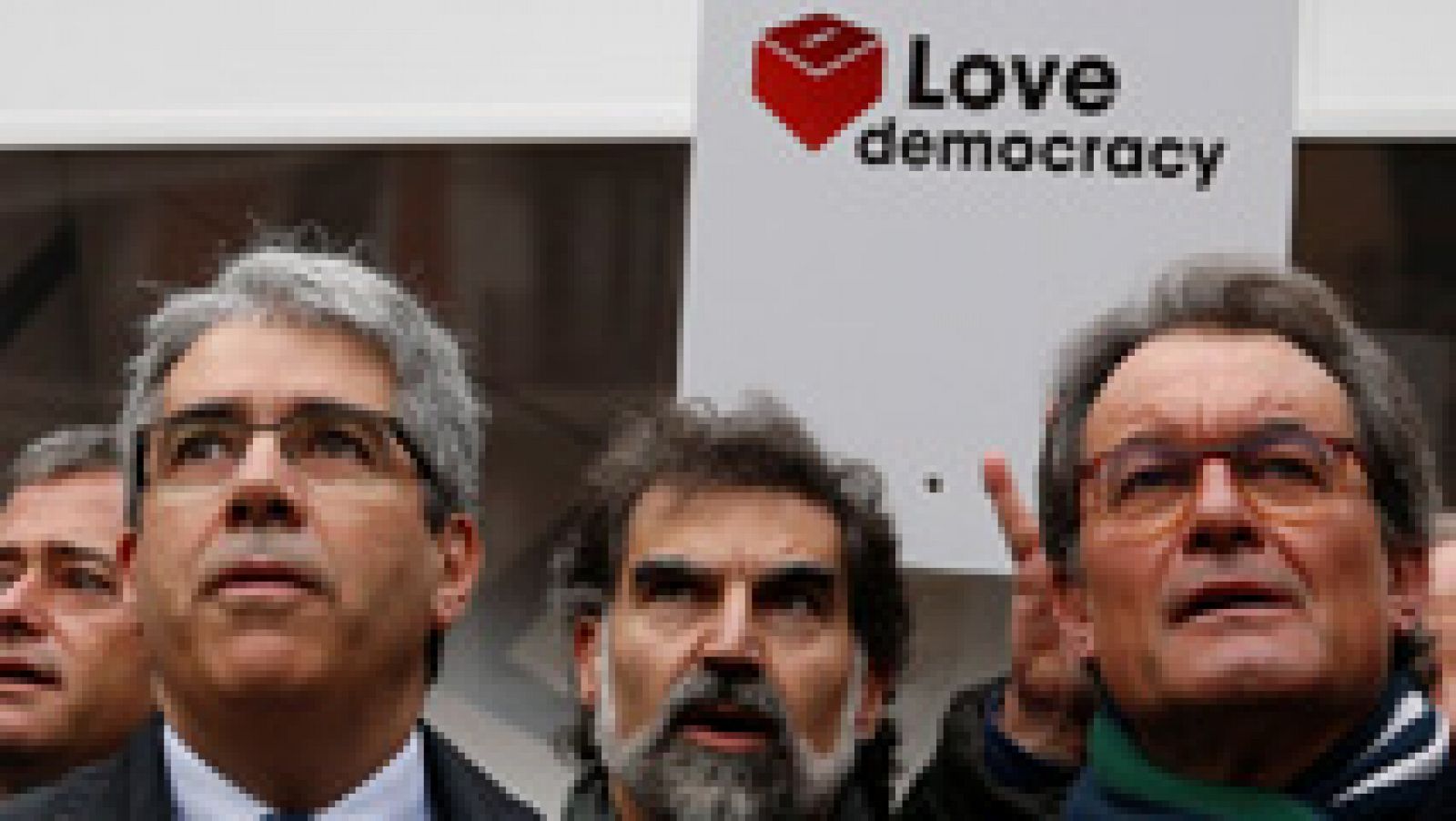 Telediario 1: PSOE y Ciudadanos coinciden con Rajoy en que nadie puede saltarse la ley | RTVE Play