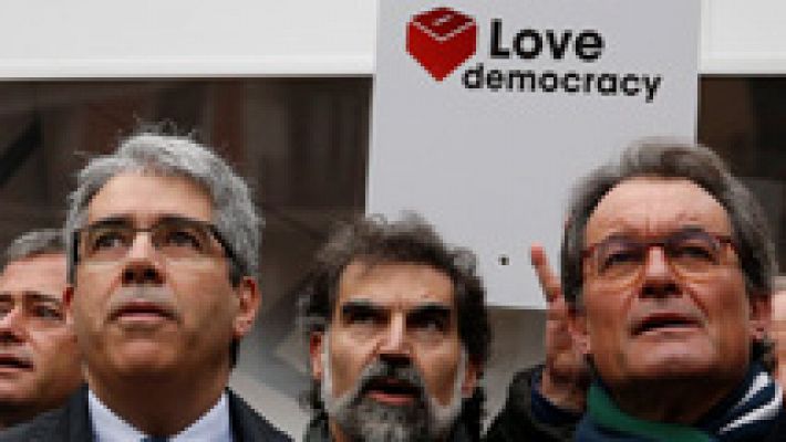 PSOE y Ciudadanos coinciden con Rajoy en que nadie puede saltarse la ley