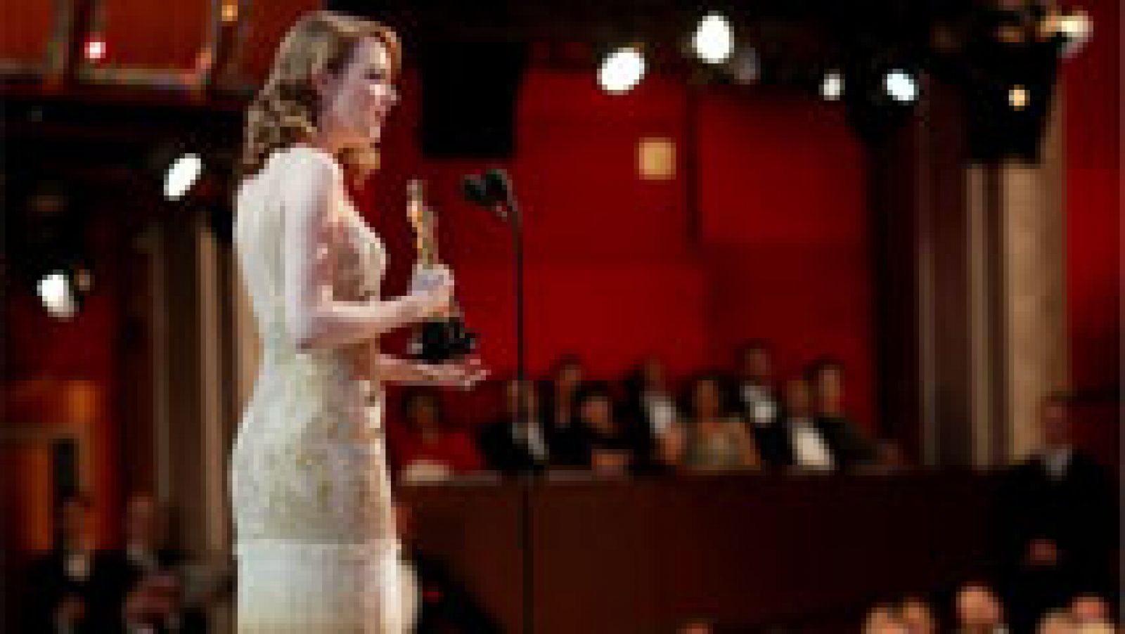 Sin programa: 'Moonlight' se alza con el Oscar a mejor película tras dar por ganadora a 'La la land' unos minutos en un error histórico | RTVE Play