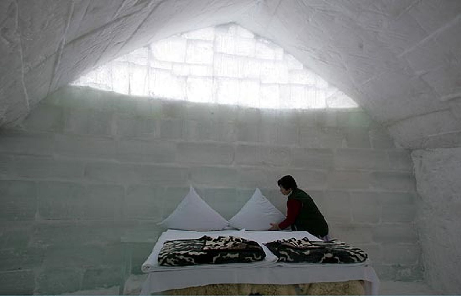 Hote-iglú a pie de pista