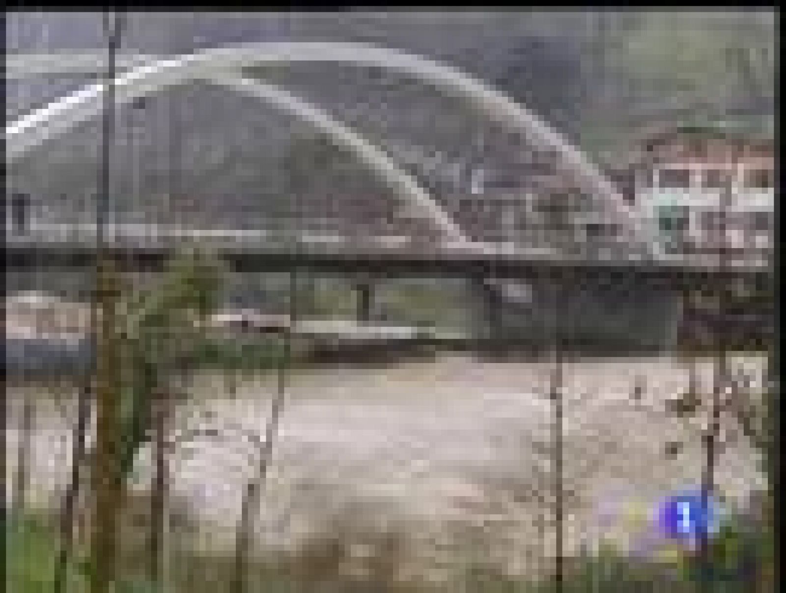 Hoy ha habido inundaciones en varios municpios de Vizcaya y el ayuntamiento de Bilbao ha decretado la alerta ante el riesgo de que la ría se desborde, aunque el gobierno vasco es más optimista.