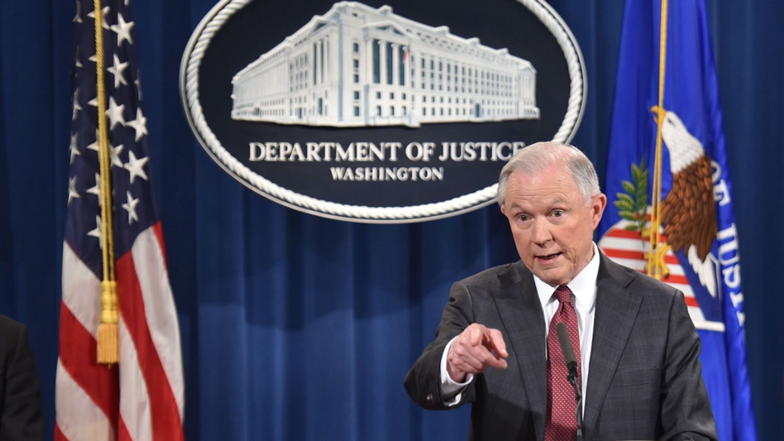 Sessions se apartará de cualquier investigacion sobre las presuntas injerencias rusas durante  la campaña electoral