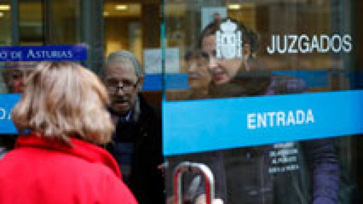 Telediario 1 - Fernández Villa ha prestado declaración en Asturias