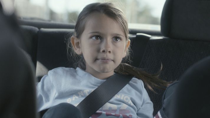 iFamily - Ana se escapa de casa porque no está de acuerdo con la decis