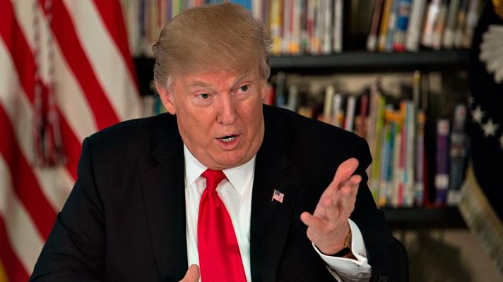 Telediario 1 - Trump desliza sospechas sobre los vínculos de los demócratas con Rusia