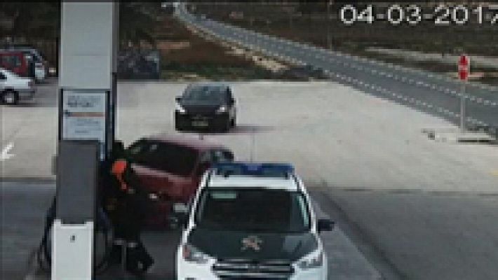 Una maniobra antirreglamentaria en una gasolinera de Alicante provoca un susto a guardias y empleados