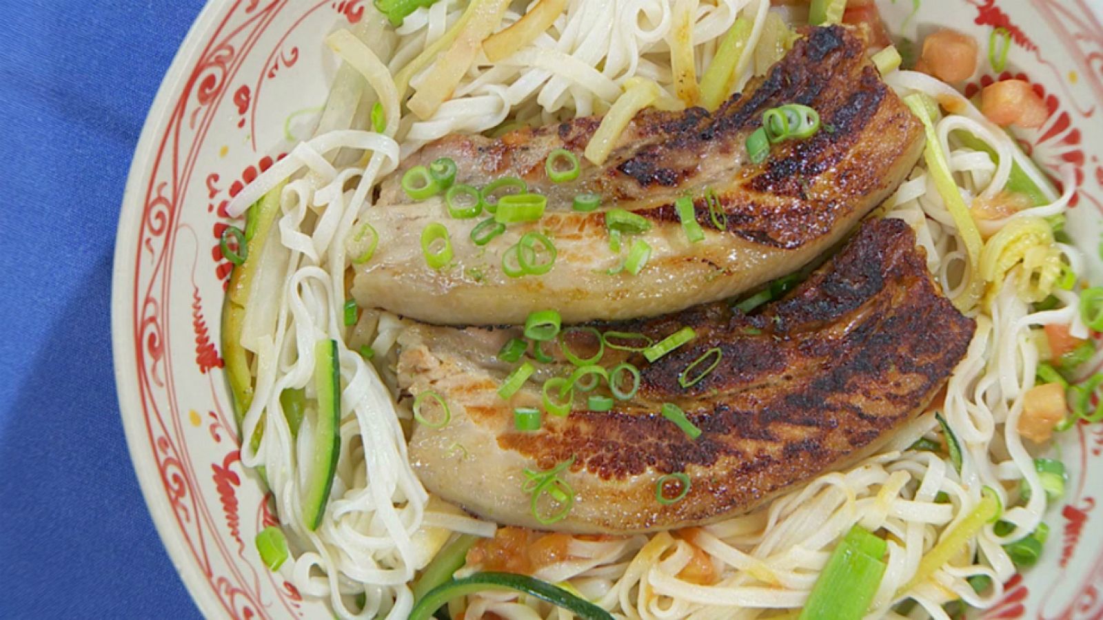 Torres en la cocina - Fideos de arroz con cerdo crujiente