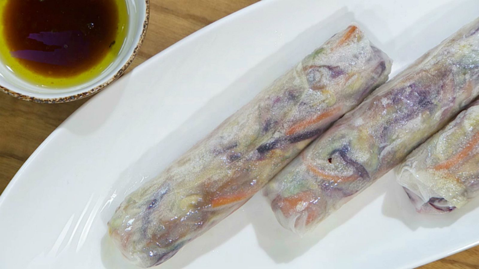 Torres en la cocina - Rollitos de pasta de arroz y verduras