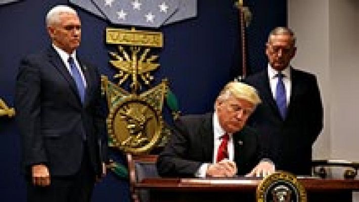 Donald Trump firma su versión renovada del veto migratorio, que excluye a Irak