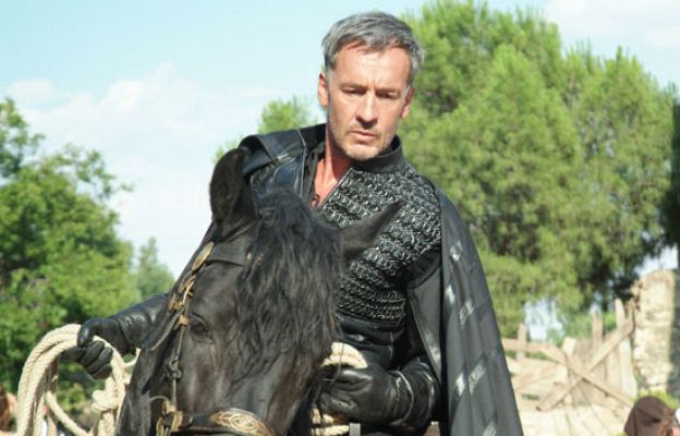 Águila Roja - Francis Lorenzo es el Comisario