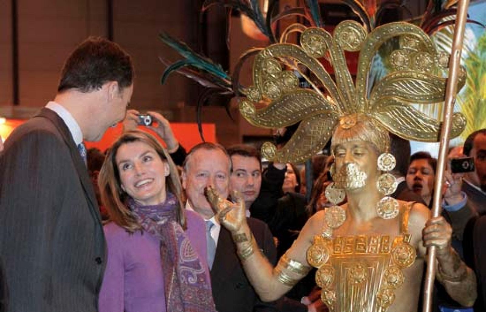 Los Príncipes de Asturias inauguran Fitur | Ver