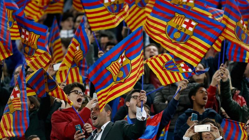 La afición culé enloquece con el pase del Barça