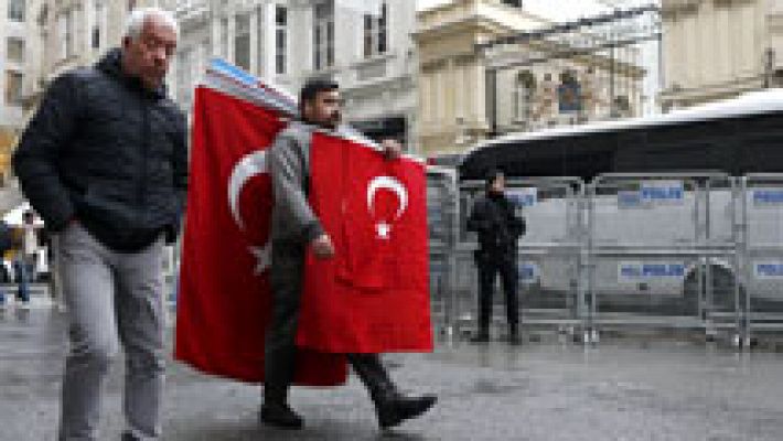 Turquía exige disculpas a Holanda por prohibir la entrada de sus ministros al país