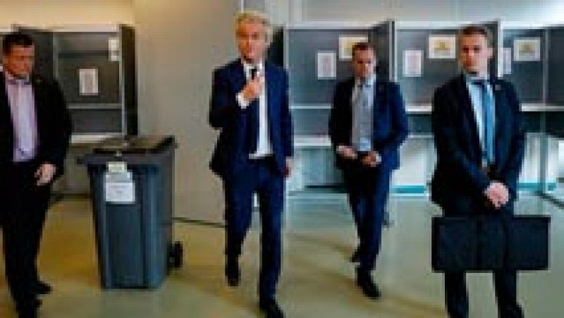Holanda vota en unas elecciones que pueden marcar el camino de la extrema derecha en Europa