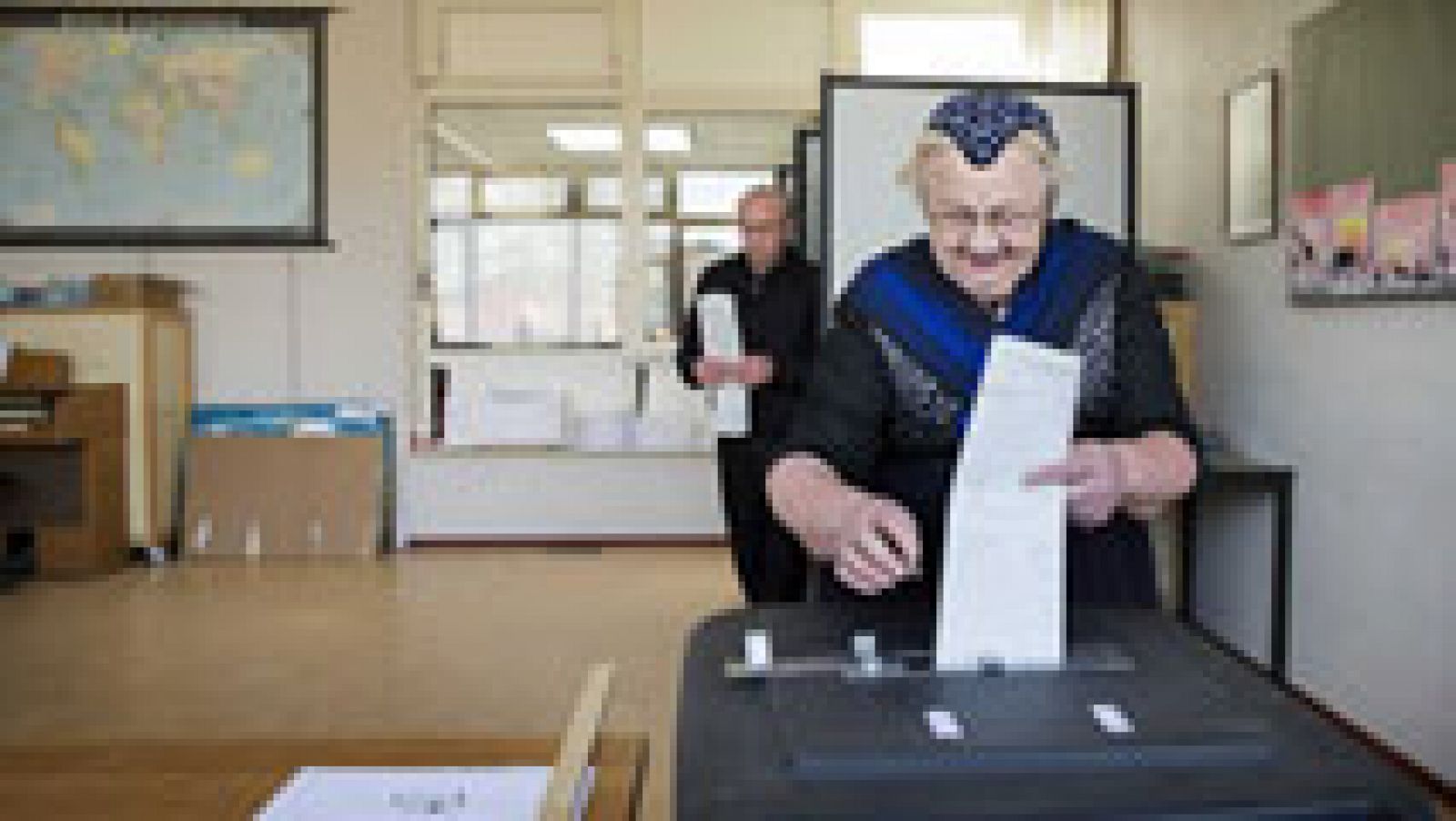 Telediario 1: Alta participación en las primeras horas de las elecciones holandesas | RTVE Play