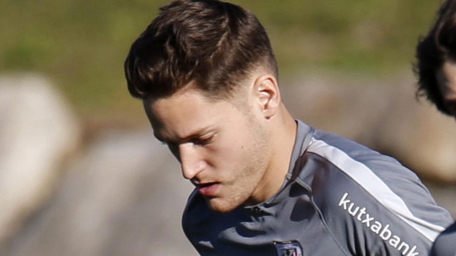 El meta del Athletic Remiro sufre un "traumatismo craneoencefálico"