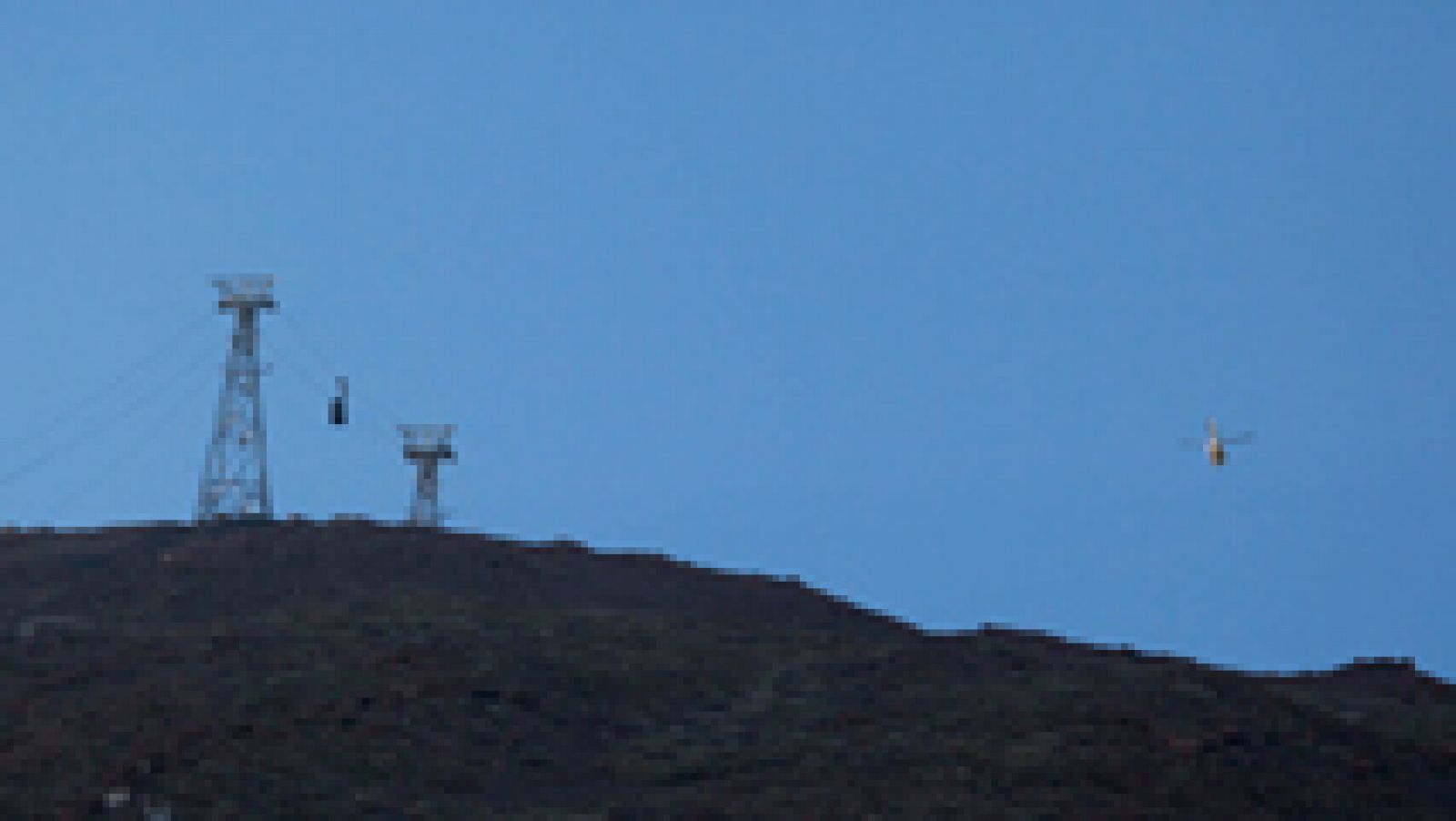 Cerca de 70 personas evacuadas de dos cabinas del Teleférico del Teide después de horas atrapadas