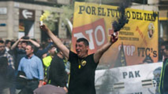 Protestas en Madrid y Barcelona contra los vehículos de transporte con conductor y en defensa del sector