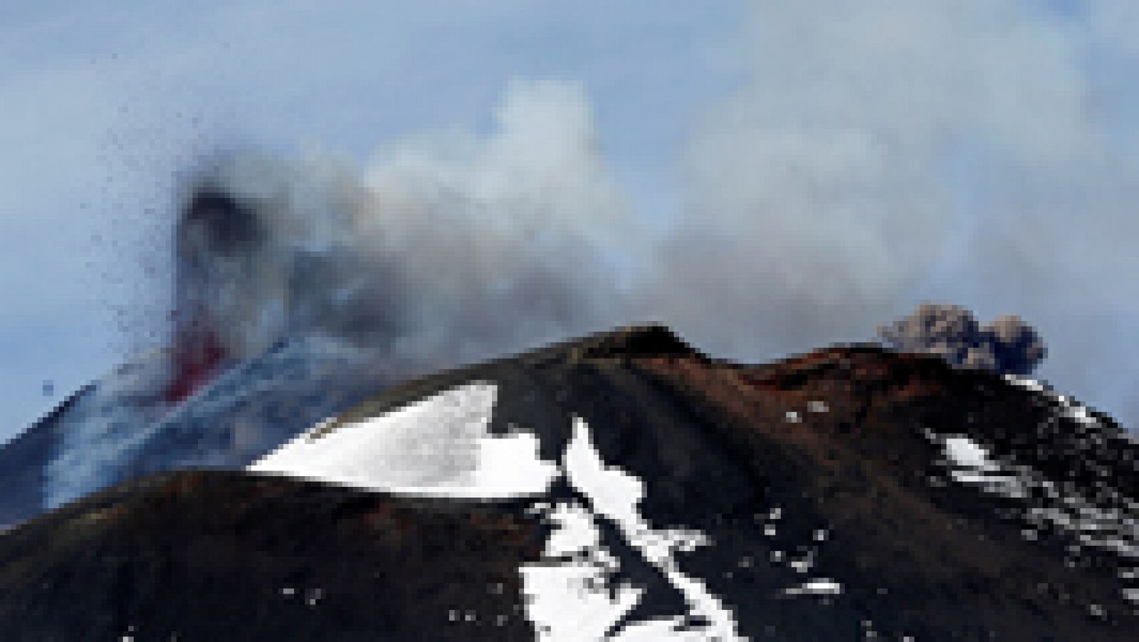 Telediario 1: Una explosión del volcán Etna hiere a diez personas | RTVE Play